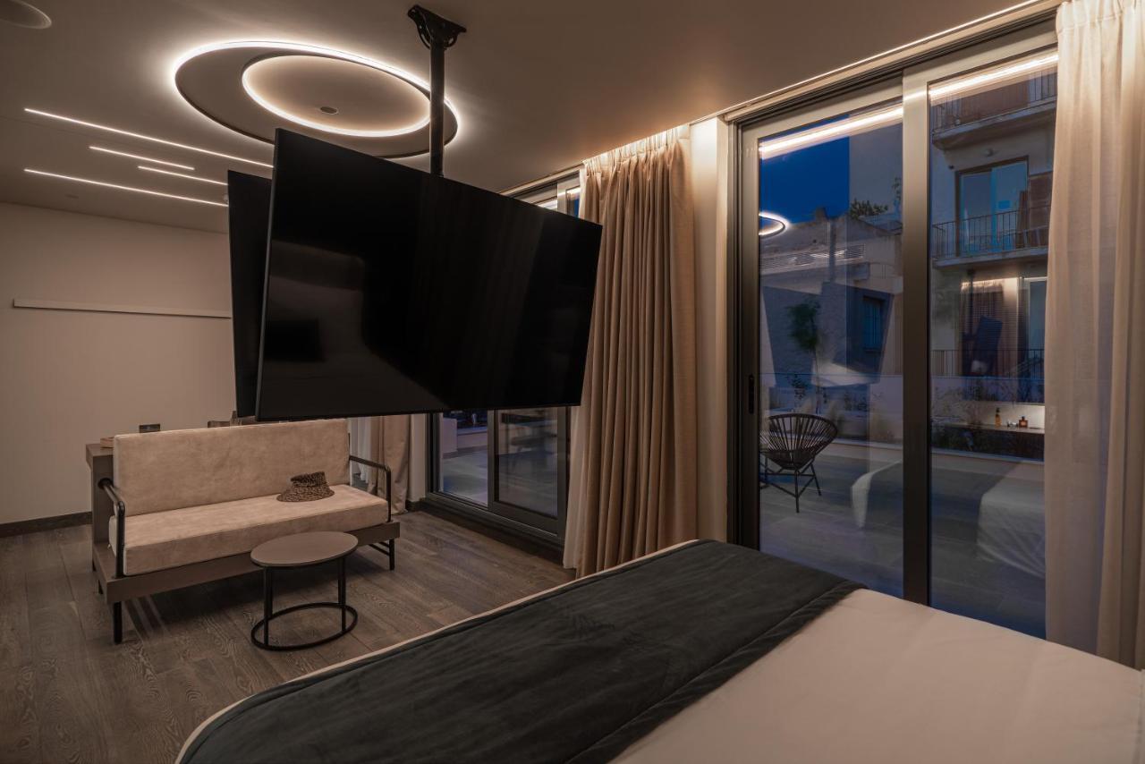 Hellenic Vibes Smart Hotel 아테네 외부 사진 A room at the hotel