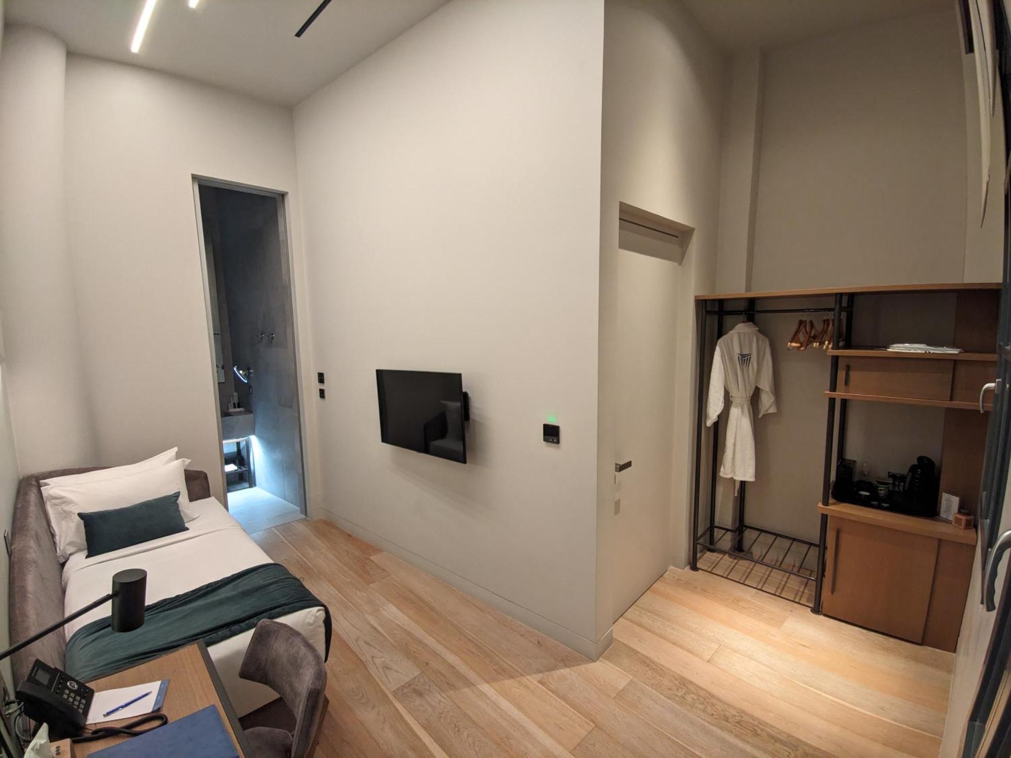 Hellenic Vibes Smart Hotel 아테네 객실 사진 A room at the hotel